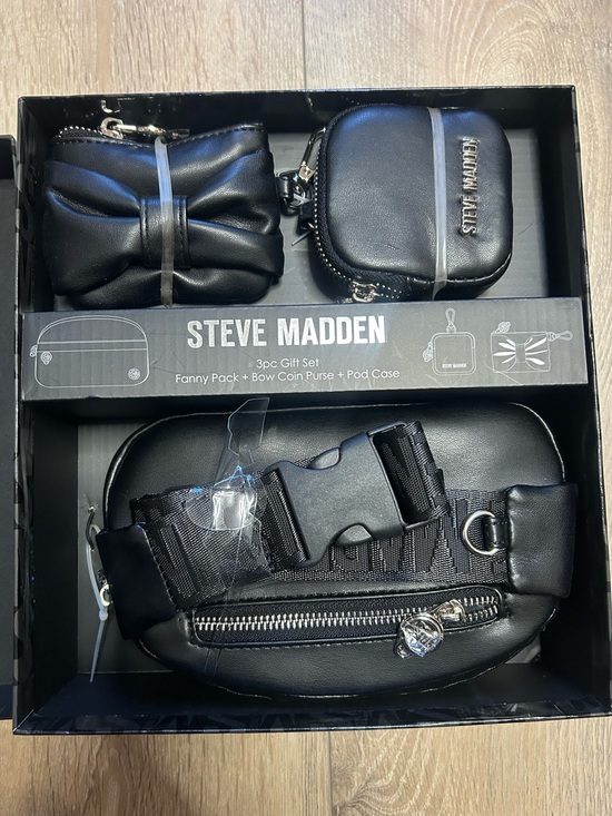 Steve Madden Handbags - Steve Madden 3pc Black Belt Bag Fanny Pack Set Bow Coin Purse AirPods Case NWT